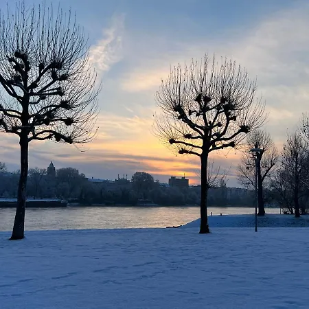 Living Lu - Cosy Two - Netflix - Naehe Mannheim - Basf - 2 *